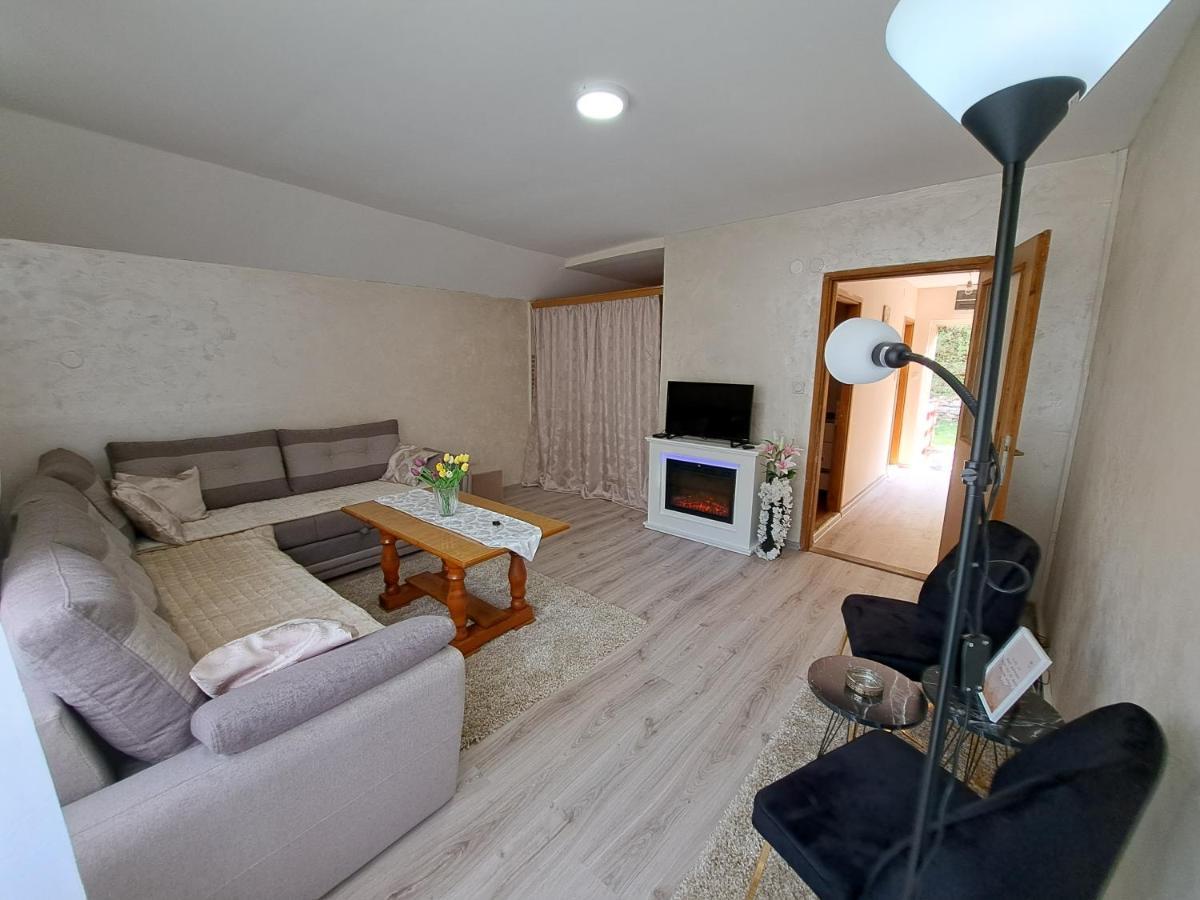 Guest House Radovic Tjentiste Exterior foto